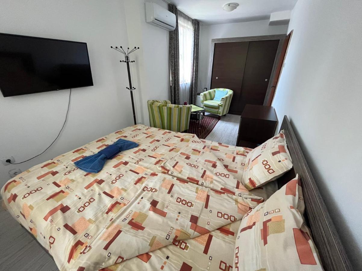 Izgrev Sarafovo Hotel Burgas Exterior photo
